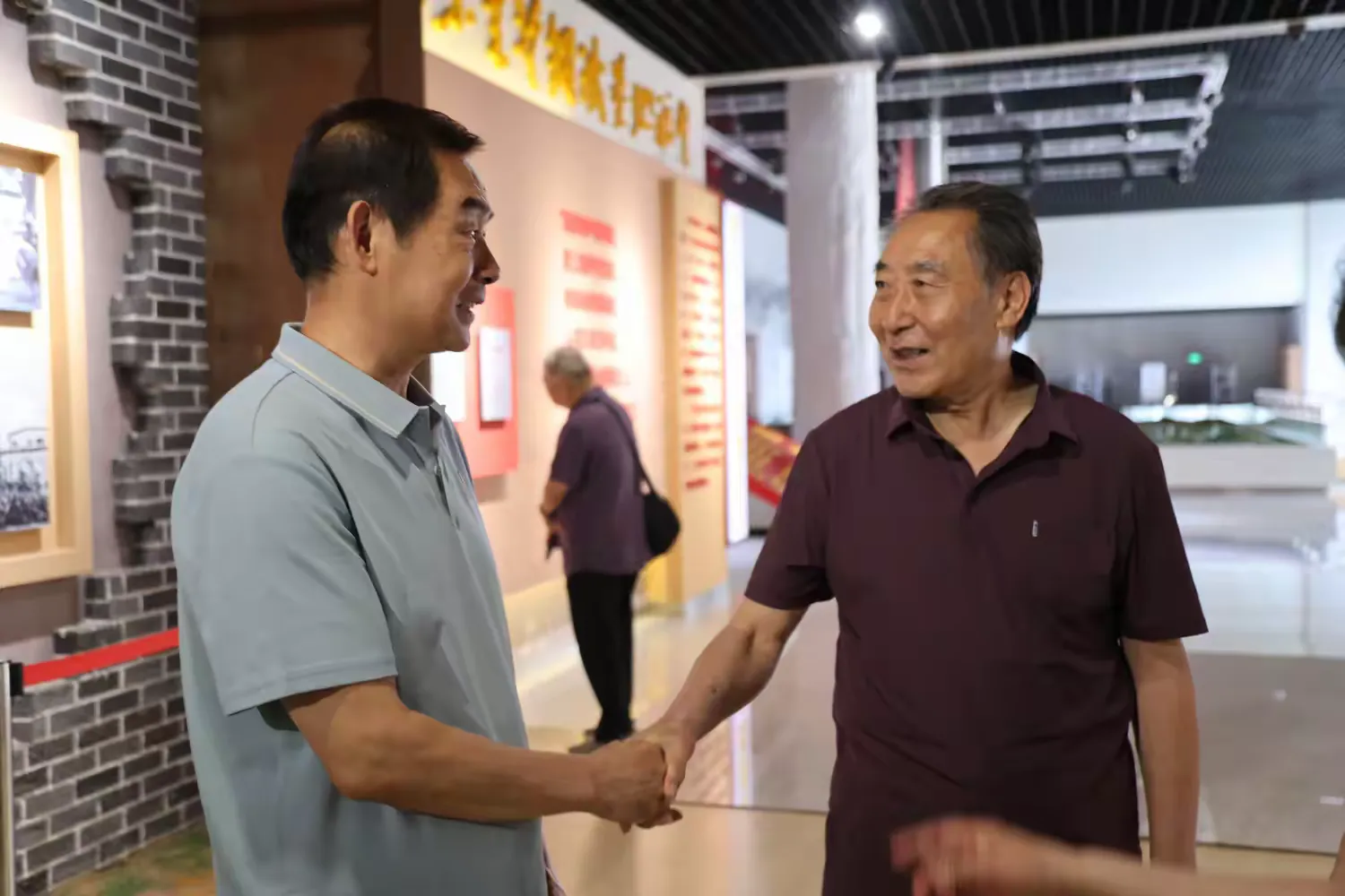 简篇-“七一”颂党恩,东苑漾诗韵