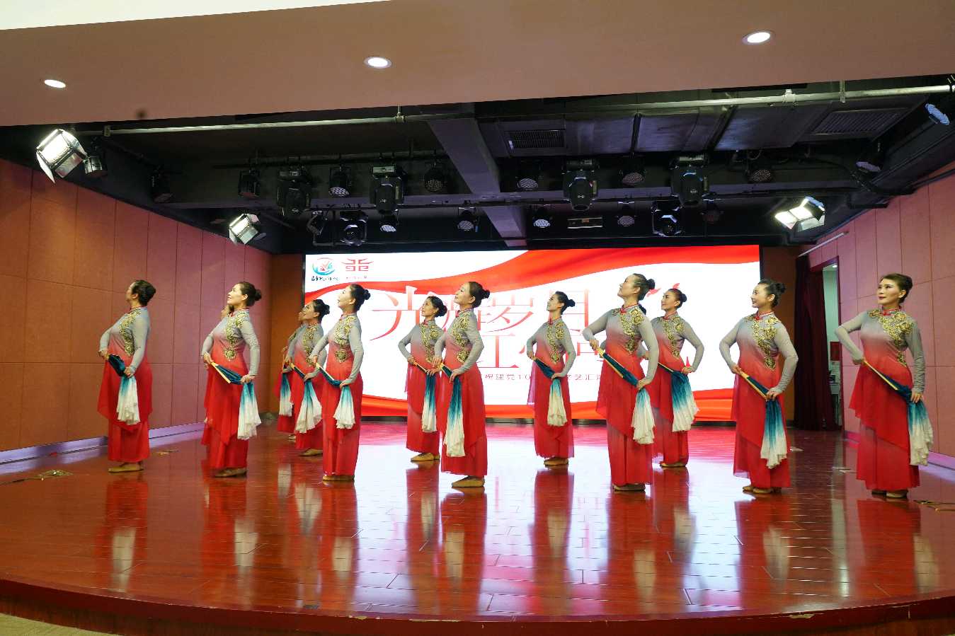 李敬党《光辉岁月 红心向党》主播:杨丽娟；编辑:开心快乐【运河之春】(第239期)（图12）
