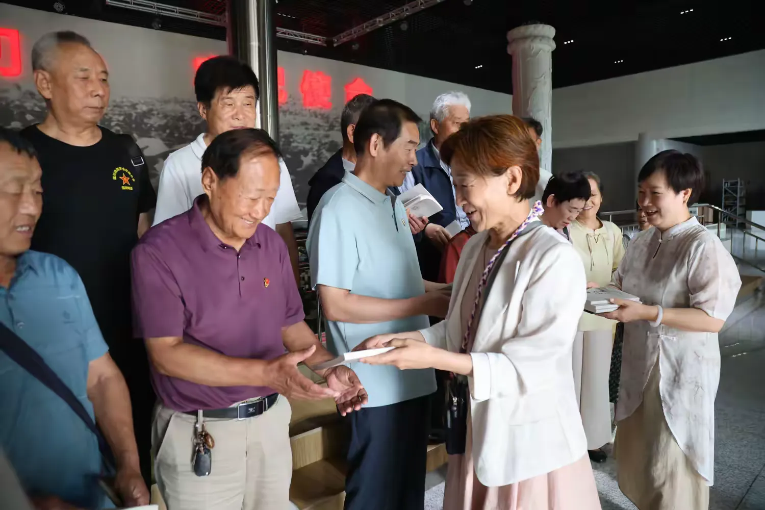 简篇-“七一”颂党恩,东苑漾诗韵