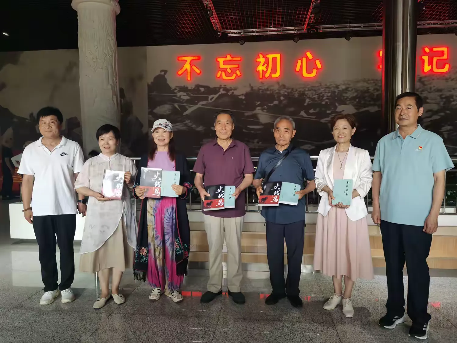 简篇-“七一”颂党恩,东苑漾诗韵