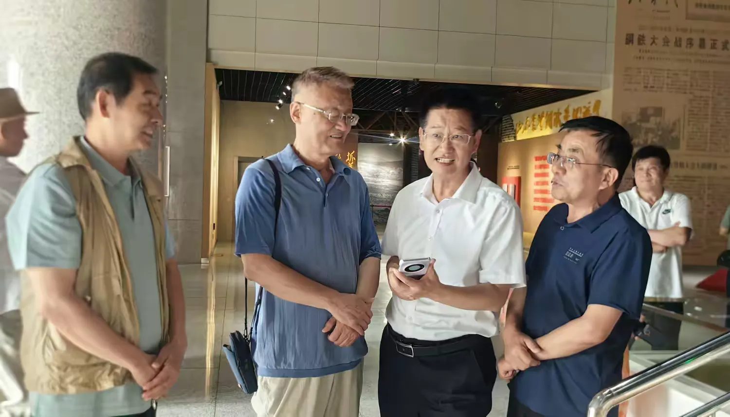 简篇-“七一”颂党恩,东苑漾诗韵