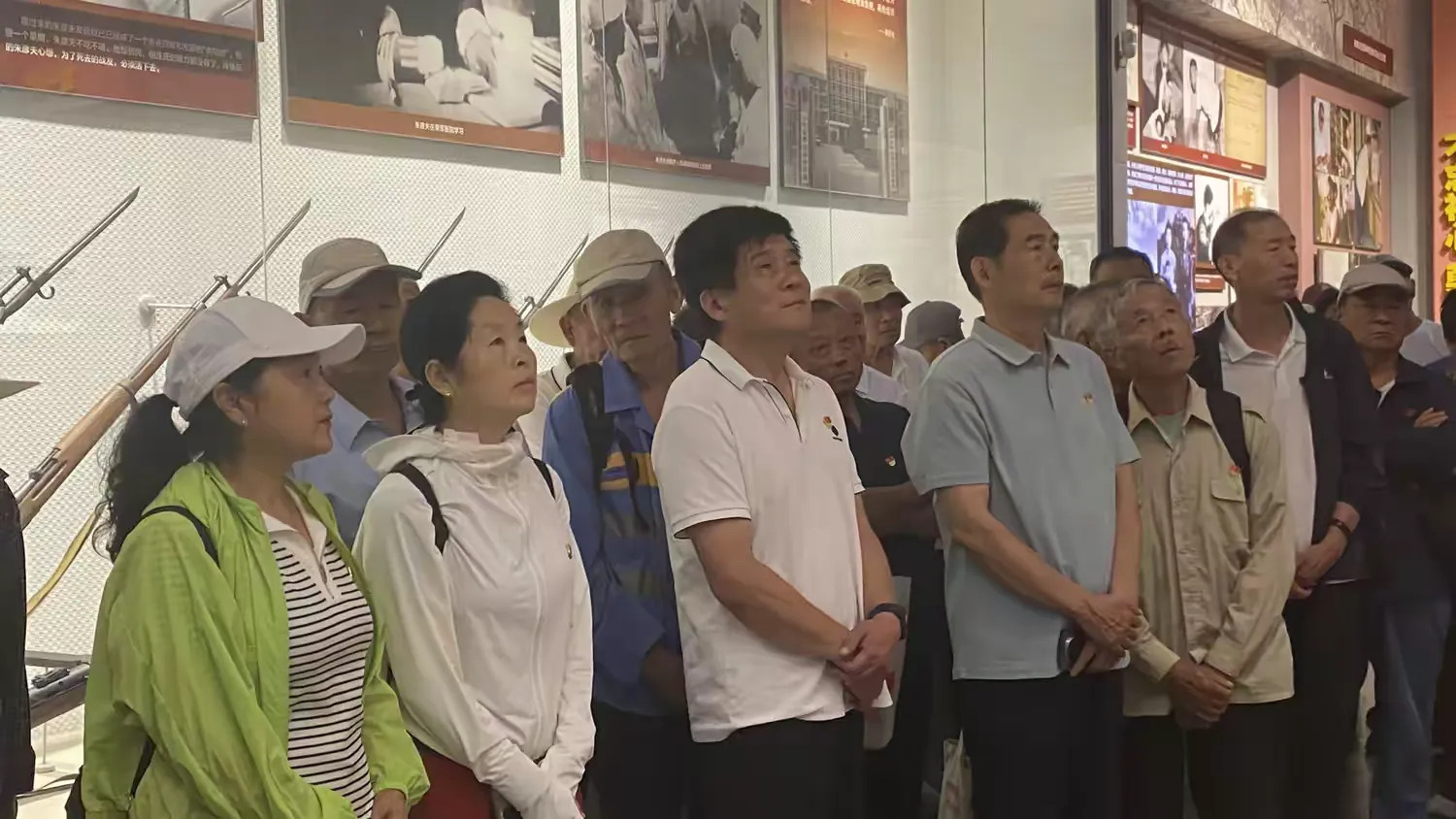 简篇-“七一”颂党恩,东苑漾诗韵