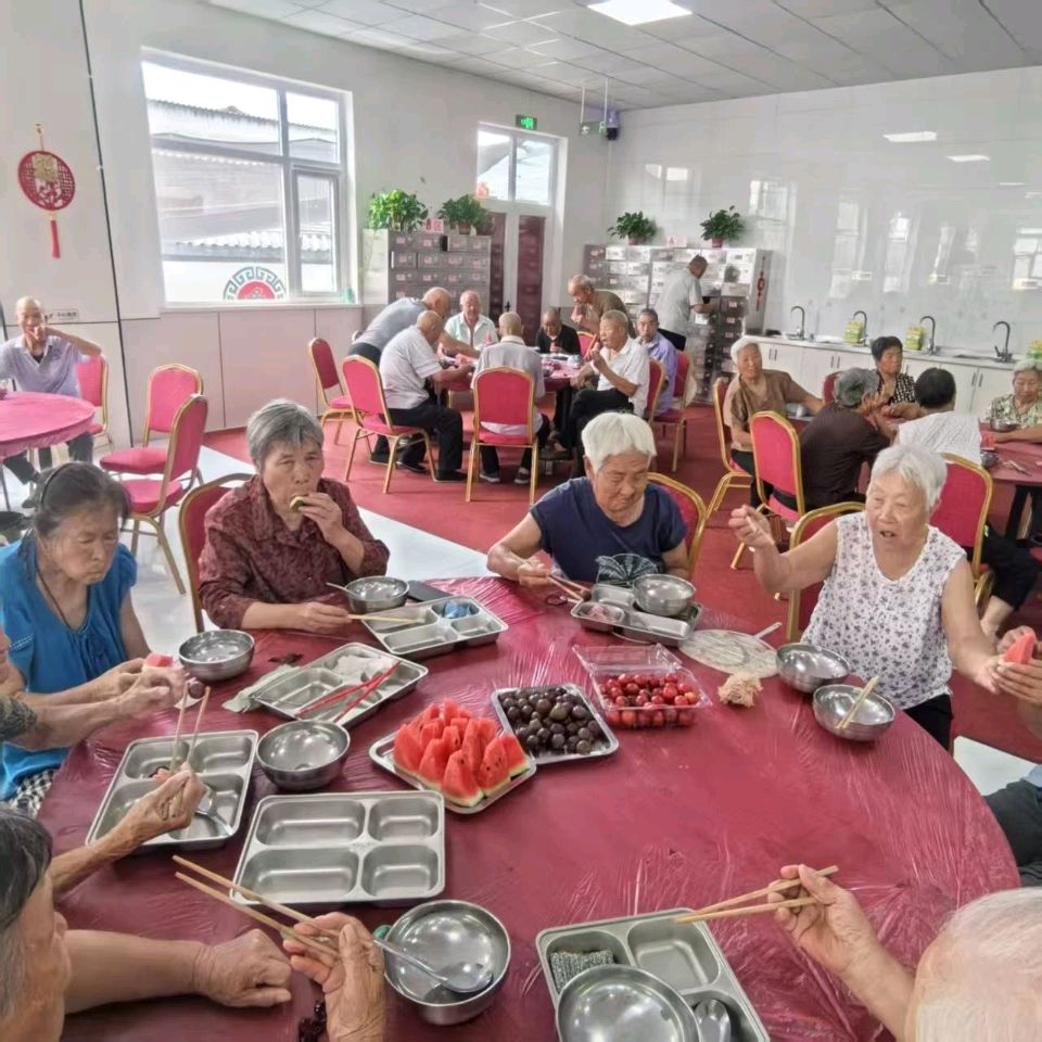 【燕赵文学】纪实散文：一餐热饭里的乡情——记西北留村老年大食堂爱心志愿者（河北/张喜魁）（图3）