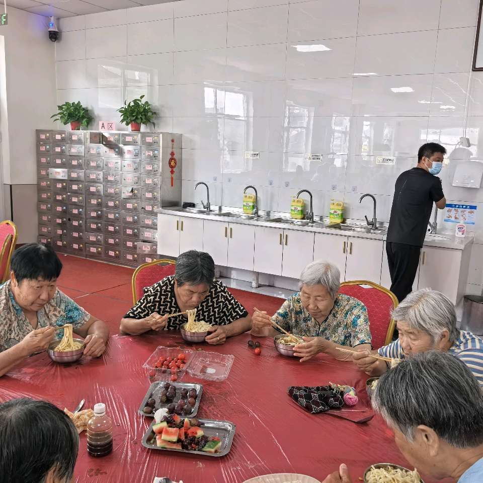 【燕赵文学】纪实散文：一餐热饭里的乡情——记西北留村老年大食堂爱心志愿者（河北/张喜魁）（图5）