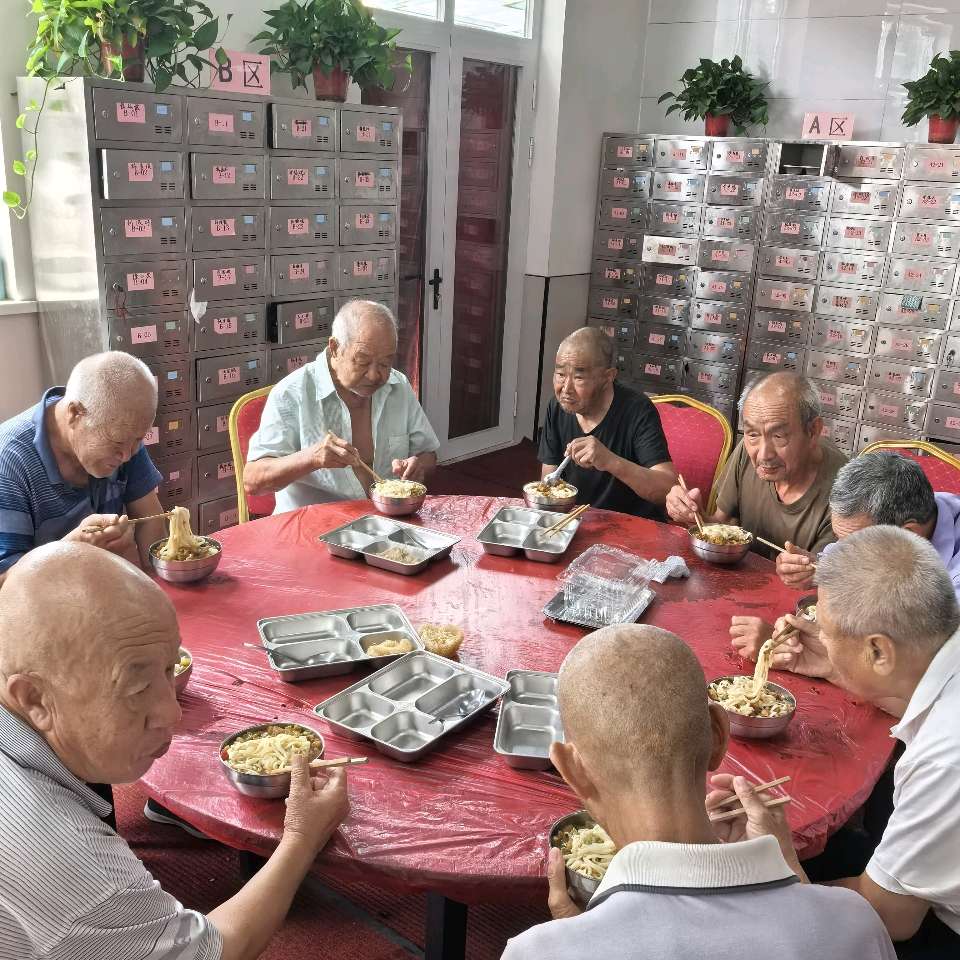 【燕赵文学】纪实散文：一餐热饭里的乡情——记西北留村老年大食堂爱心志愿者（河北/张喜魁）（图6）