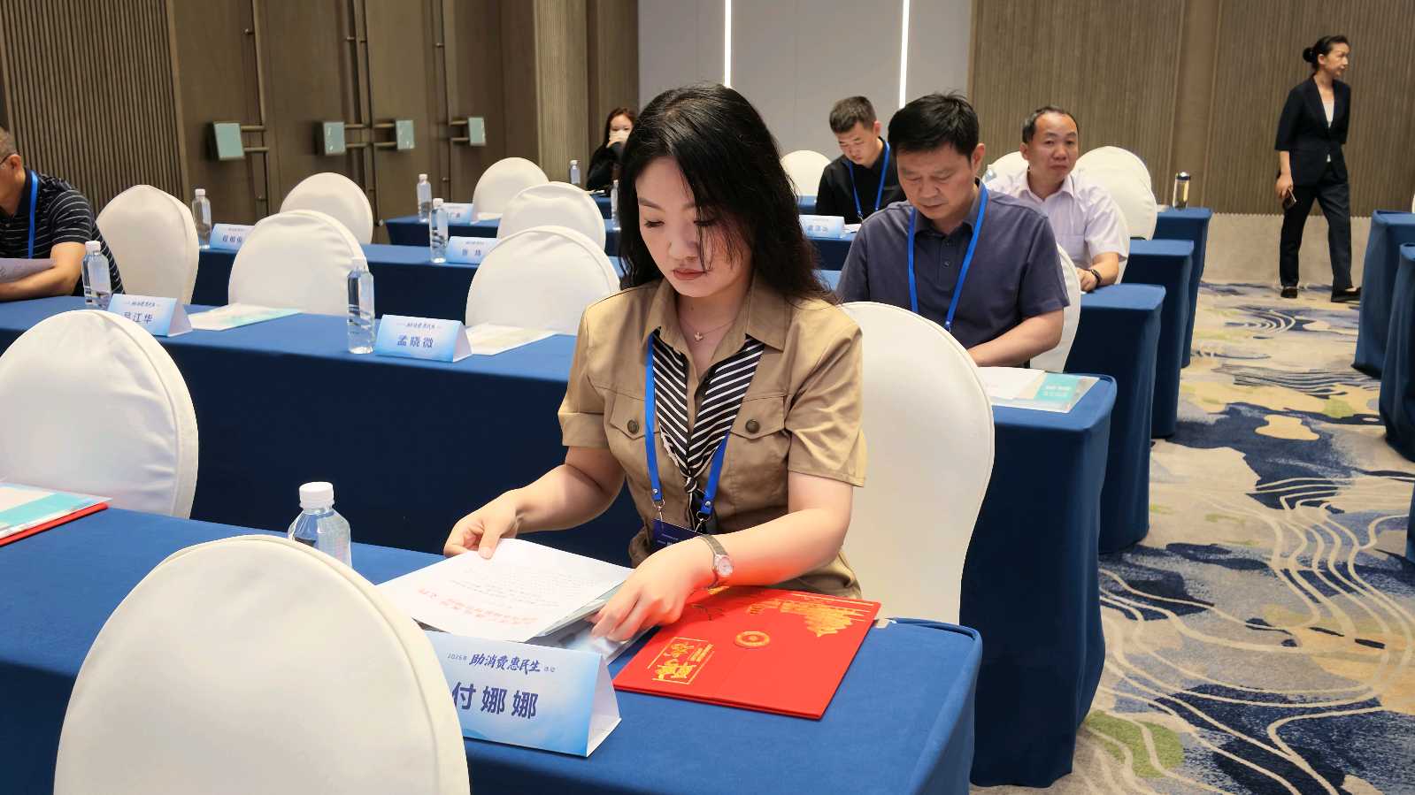 戏韵传情守初心 公益助农显担当——记安阳文艺达人付娜娜