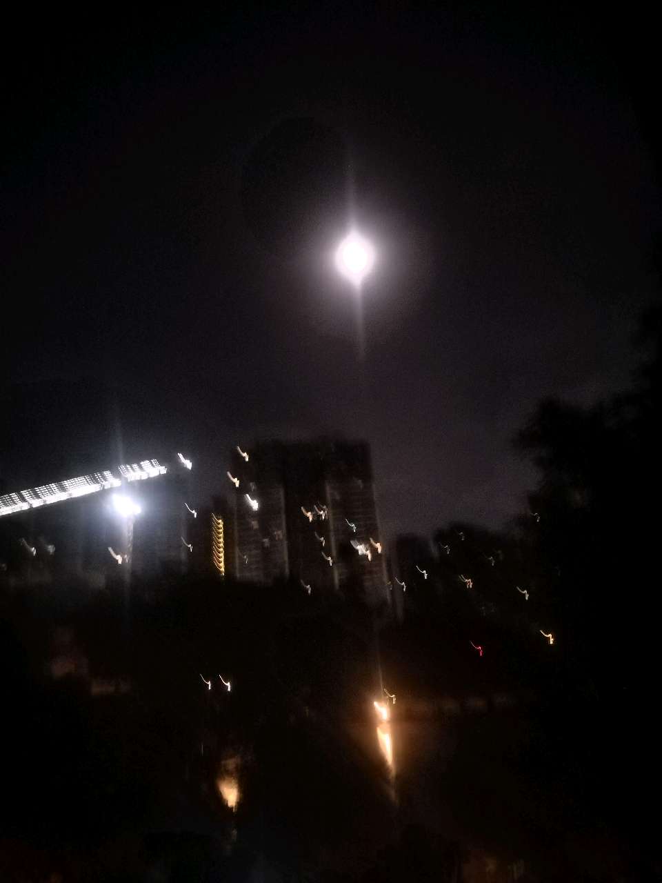 《日月光芒铺大地》（图3）