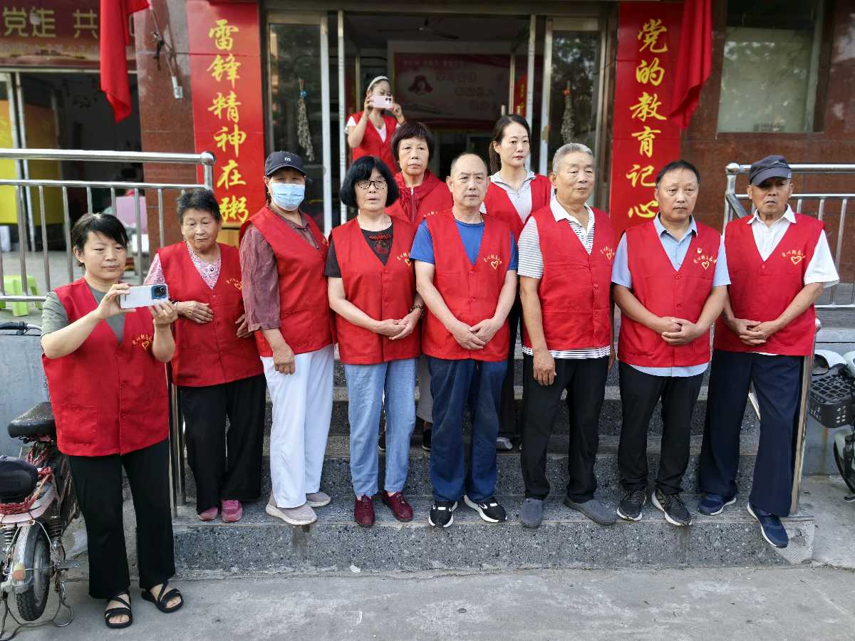 初心暖七一 粥香润鹰城——平顶山志愿者爱心送餐致敬环卫工人(图10)