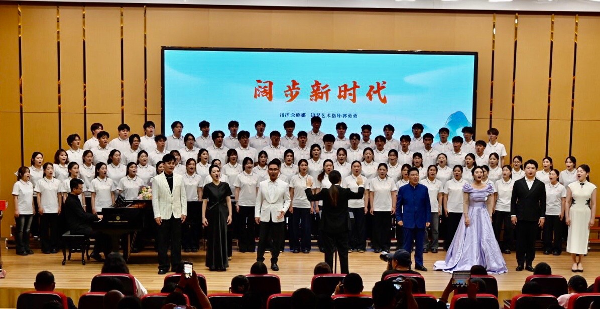 《洛阳晚报·铜驼巷》刊登——笔颂故土深情 歌唱家国情怀|孙晓华(图3)