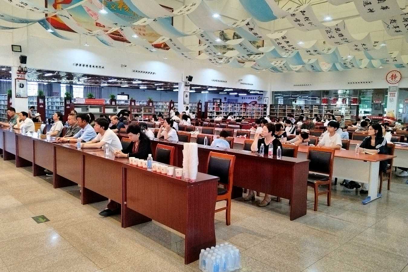 百家有言 杂谈有光——王谦深情讲述“慈善照亮人生路”（图4）