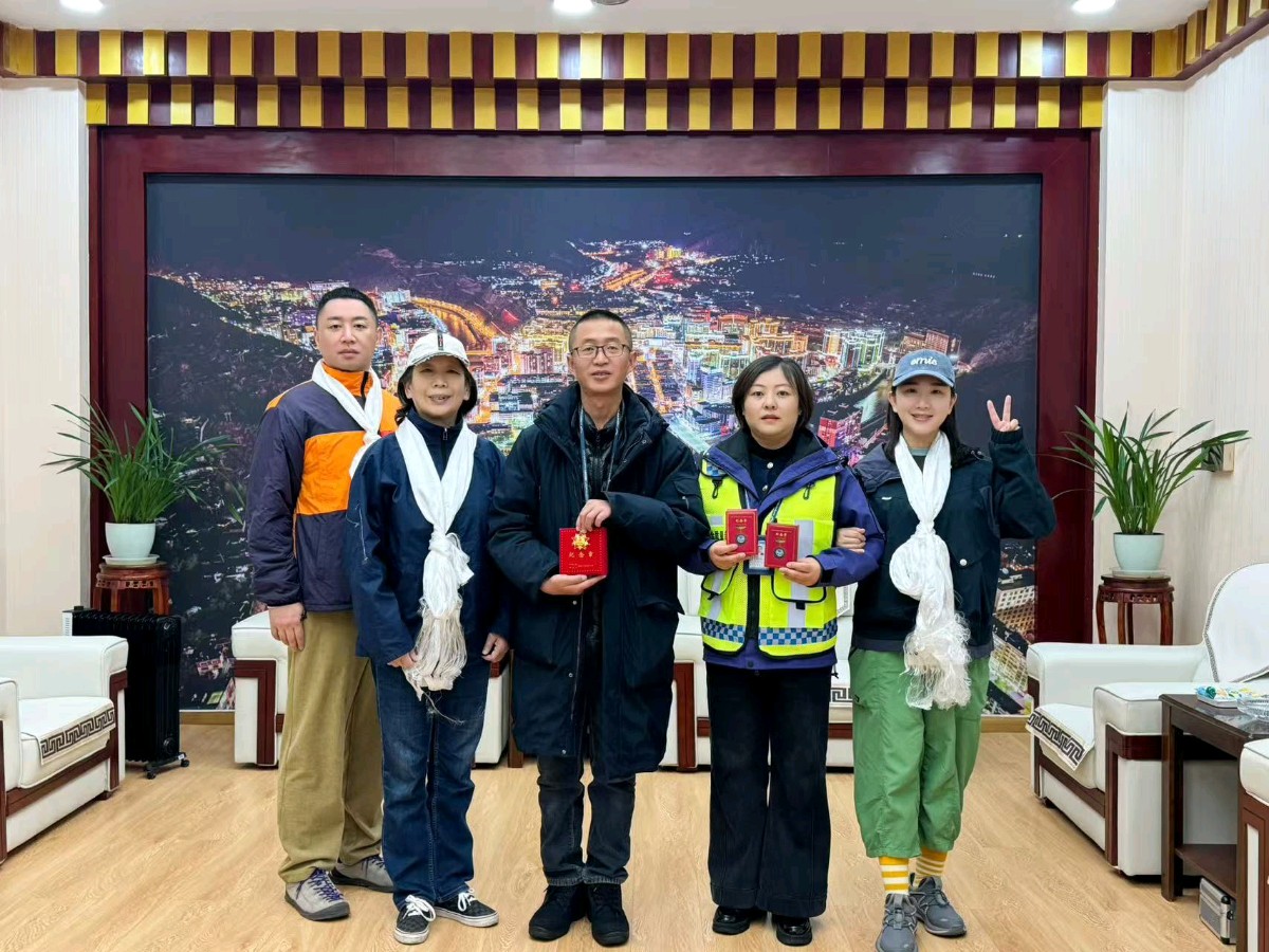《雪域军魂》作品集锦 我送战友回邦达 作者‖杜红宁(成都) 组稿‖罗胤清(德阳)(图25)