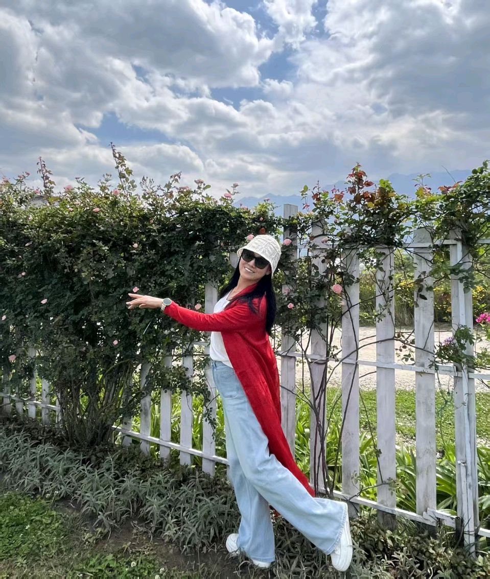 北京头条～光经过旧窗 作者 王海琴（河南焦作） 金牌主播：又见芳华 || 东方《品语亭》诗社总社（图2）