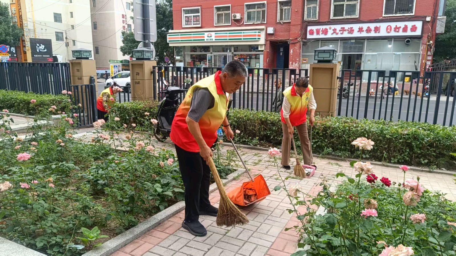 走进老旧小区 改善人居环境（图3）