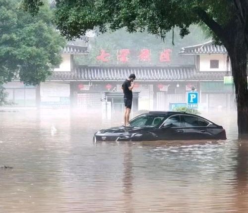 《中华好诗词》分享（内蒙古）优秀诗人赵万志先生《南北差异感时》外两首请欣赏（图4）