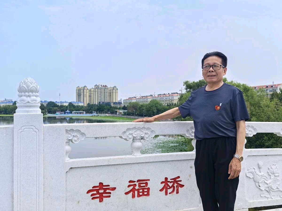 大连有声文艺||李明军《漫步金沙滩 踏浪享海风》青岛游记之二(图7)