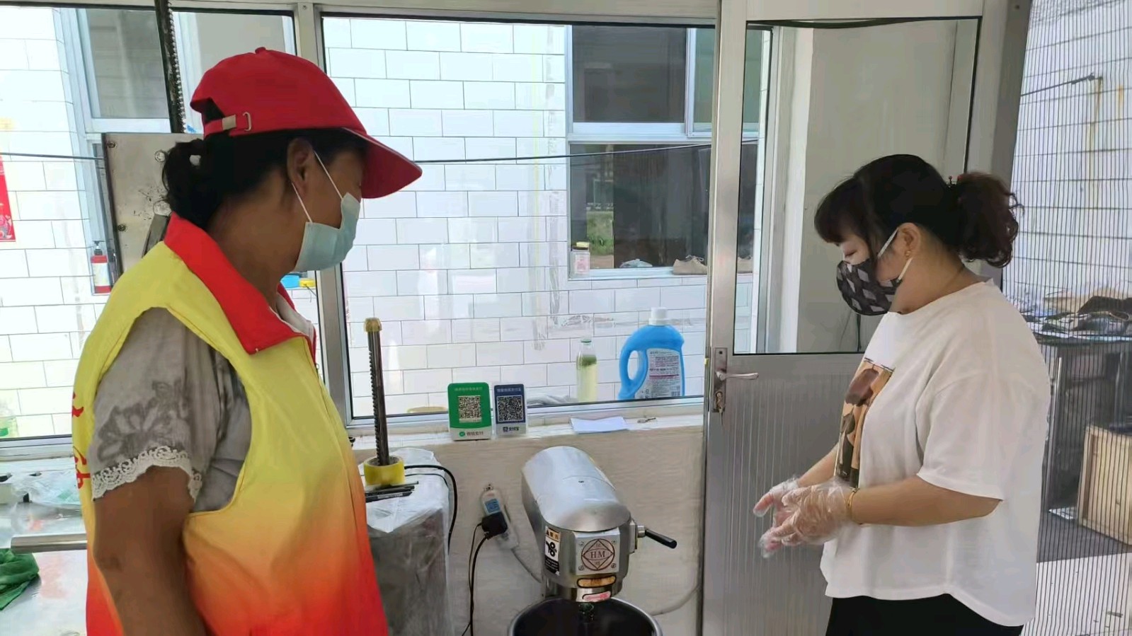走访乡村小作坊 志愿助力拓销路（图3）
