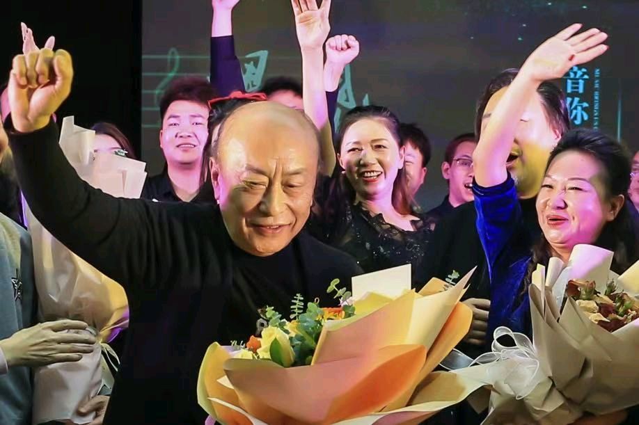 🇨🇳【中国诗人】第1599篇（名家风采）音符引领 *为国争光// 作者 :李桂琴（图15）