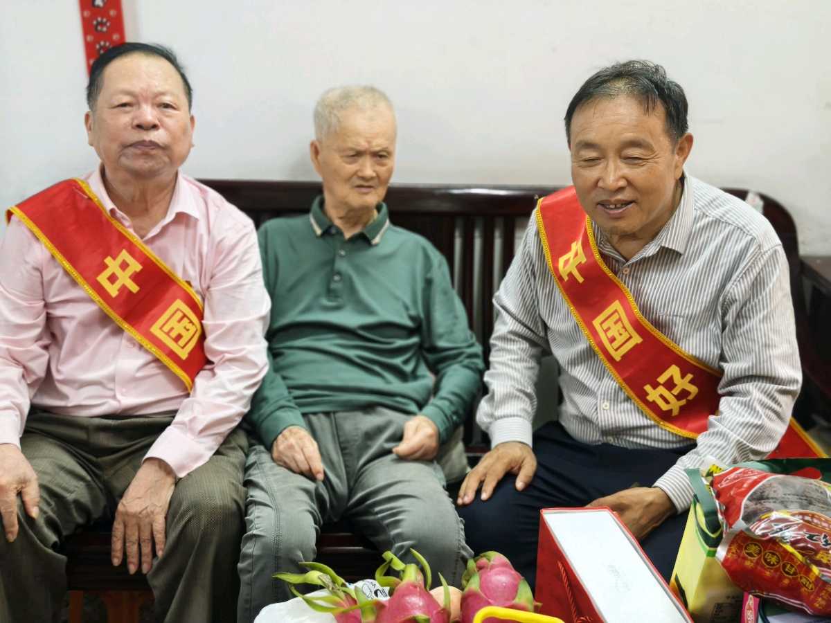 广东好人公益团登门送温暖,致敬91岁抗美援朝老英雄黄伟甦(图6)