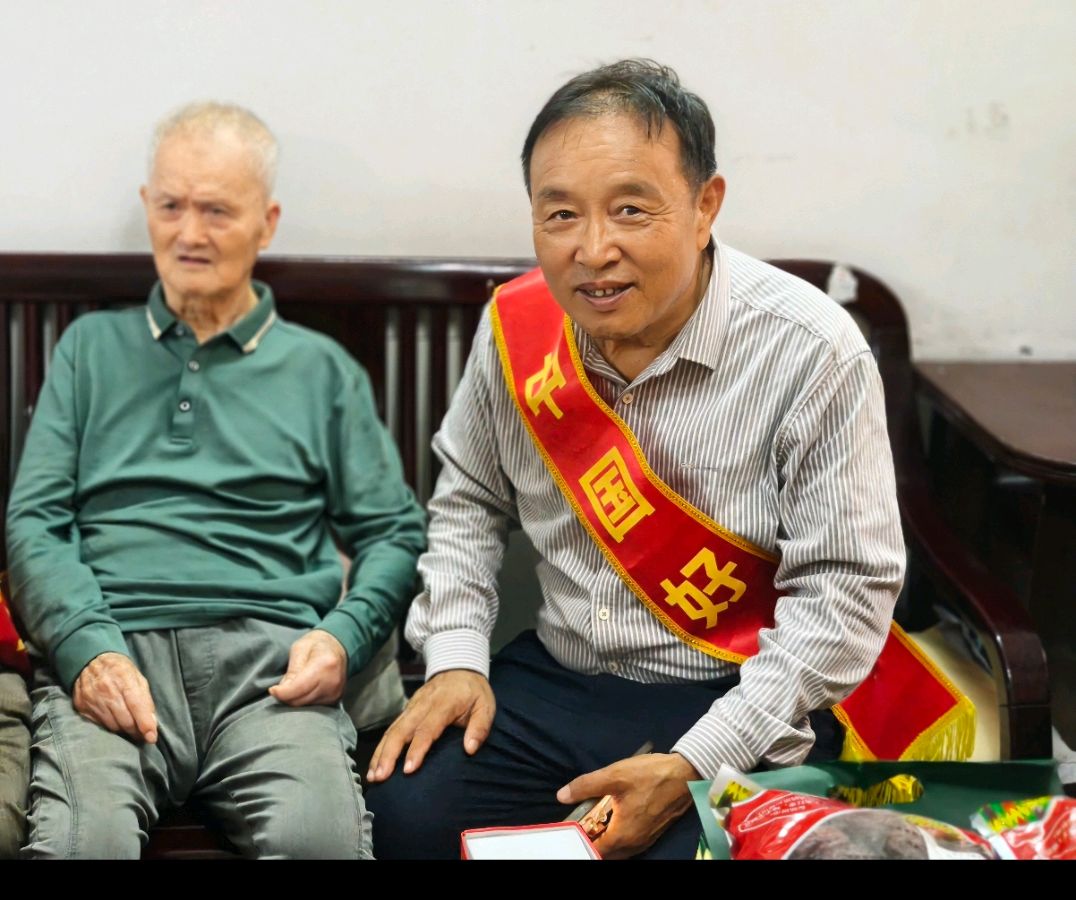 广东好人公益团登门送温暖,致敬91岁抗美援朝老英雄黄伟甦(图5)