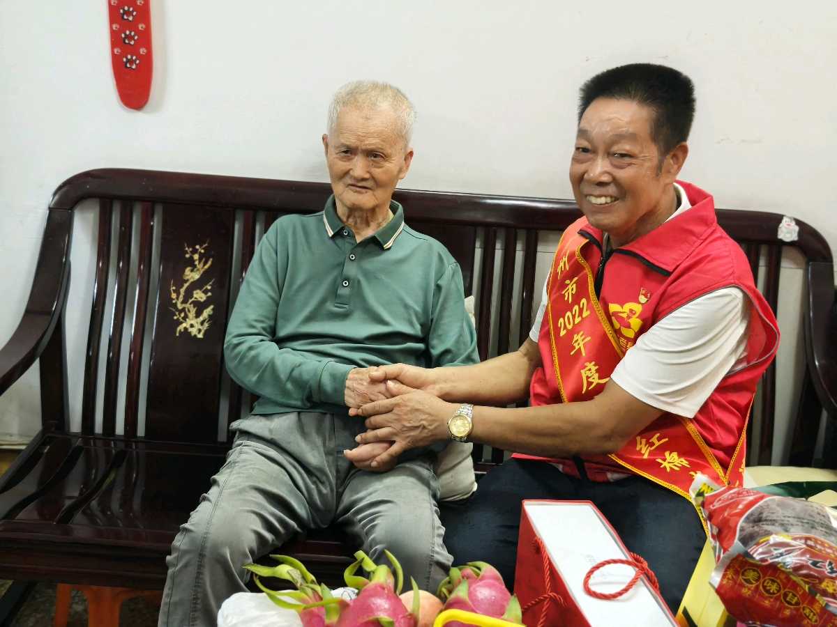 广东好人公益团登门送温暖,致敬91岁抗美援朝老英雄黄伟甦(图13)