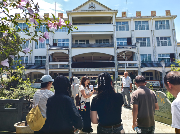 保山托起“群众家门口的幸福”(3)‖实验小学:“让每一株小草都开自己的花”(图2)