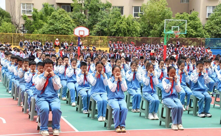 保山托起“群众家门口的幸福”(3)‖实验小学:“让每一株小草都开自己的花”(图4)