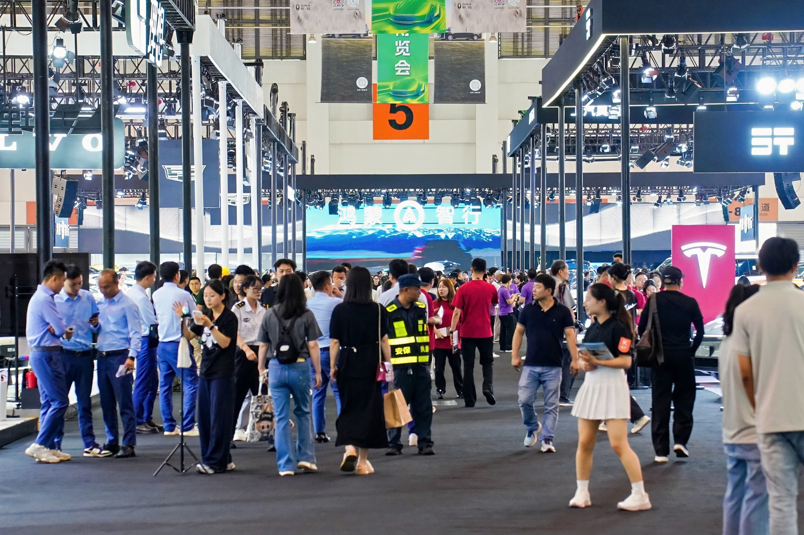 “悦享消费·惠聚春城”——2026昆明汽车博览会盛大开幕(图5)