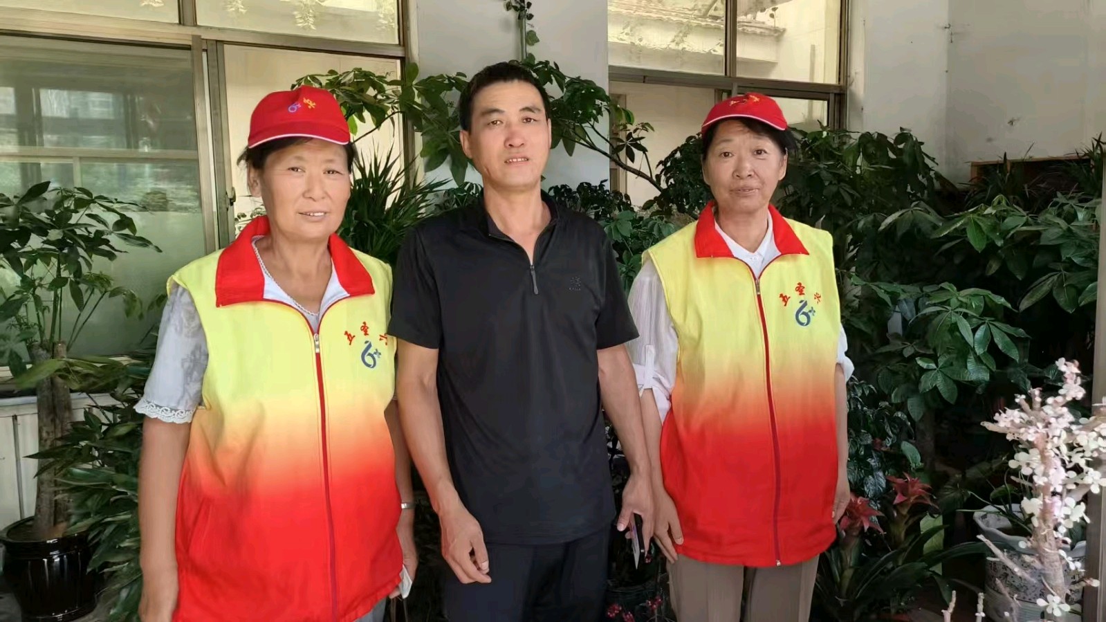 走访绿植经营户 倾听诉求助发展
