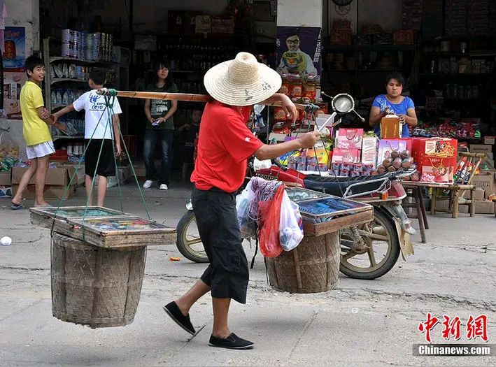微型散文诗《行走的杂货铺》（图2）