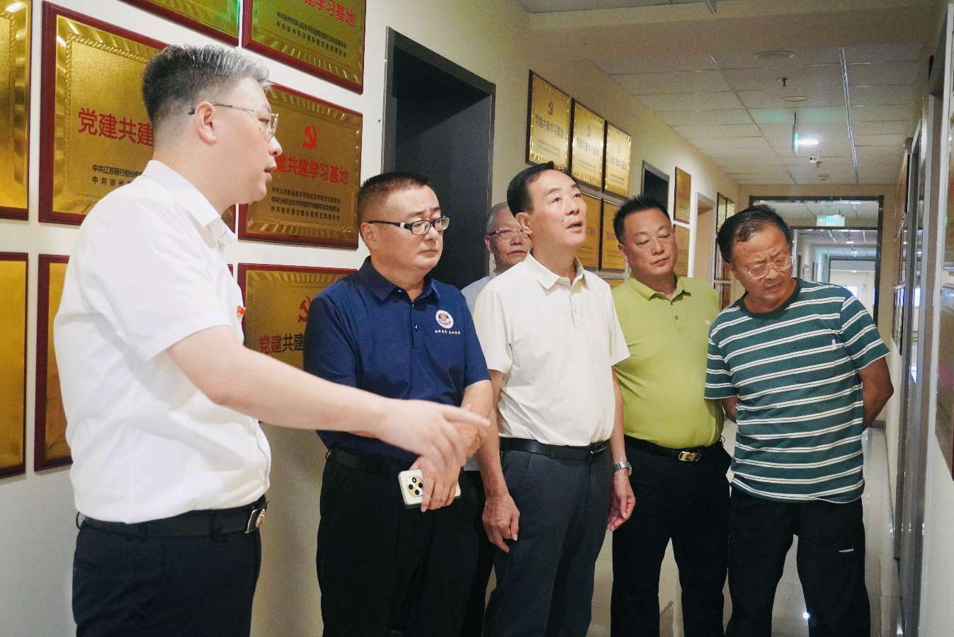 公益赋能医疗拥军 共建鱼水情暖心阵地|新时代鱼水情拥军爱警公益行走进徐州爱尔眼科医院(图5)