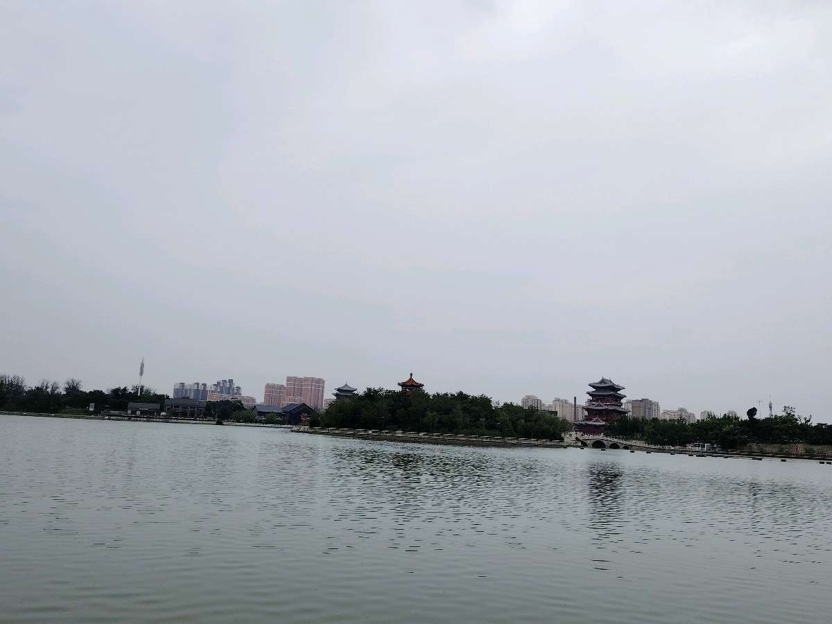 【都市头条向幸福出发编辑部】第16505期 夏将尽,秋可期 文 如月 主播 秋歌