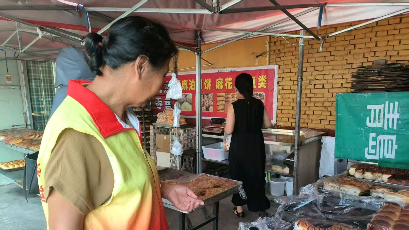 走访小微商户 倾听糕点经营者心声（图4）