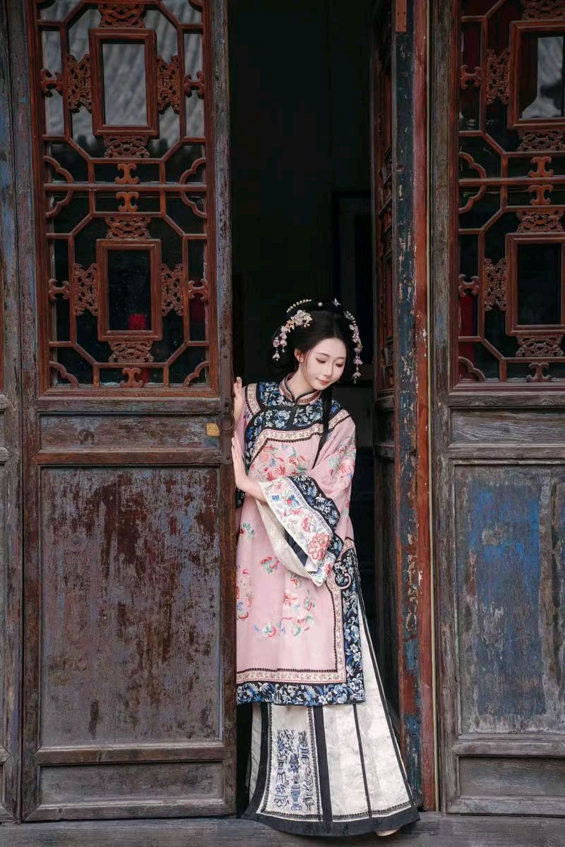 中华红旗国际诗社~北京头条~秋韵洪商女:作者 / 宏翔:朗诵 / 凯哥(图6)