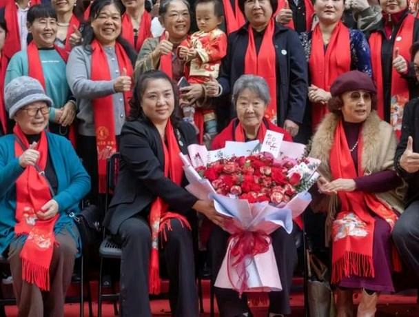 【都市精英文学社】高阳台·悼念人民艺术家郭兰英 康宗生(图6)
