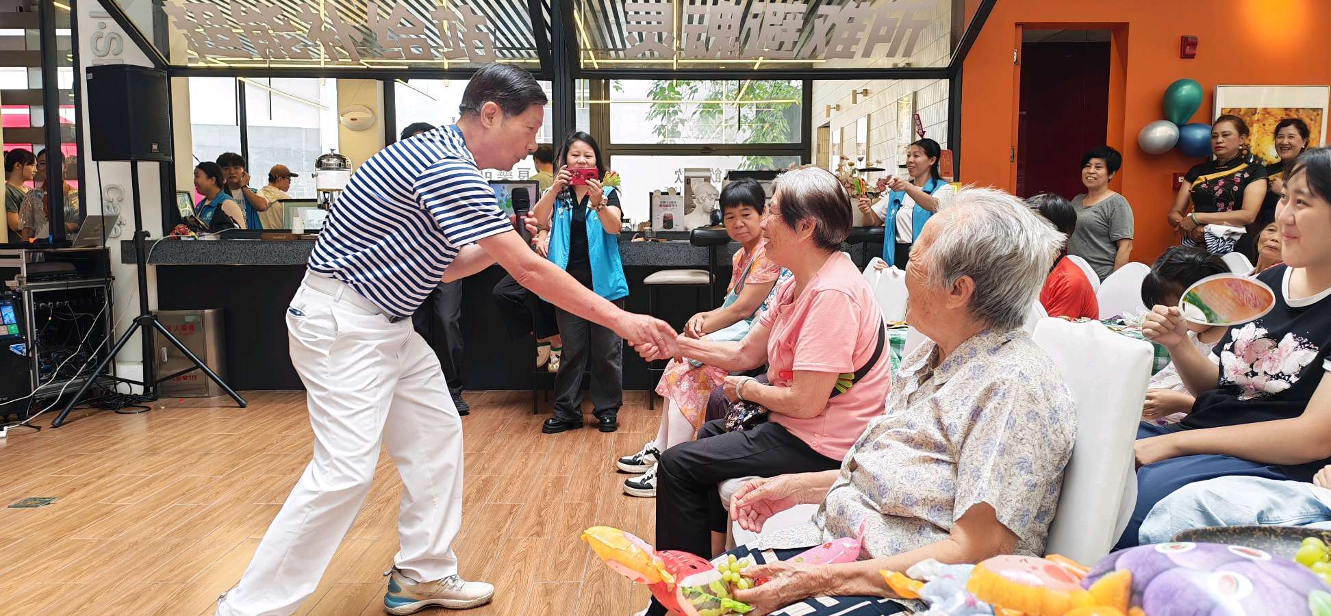 纳凉欢聚邻里情 军民同心筑睦家——琶洲街广渔社区纳凉联欢会圆满举办（图21）