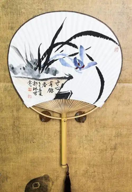 【新山东文学社】《桂殿秋.咏扇（六首）》作者/风鸽 主播/梅妃（图3）