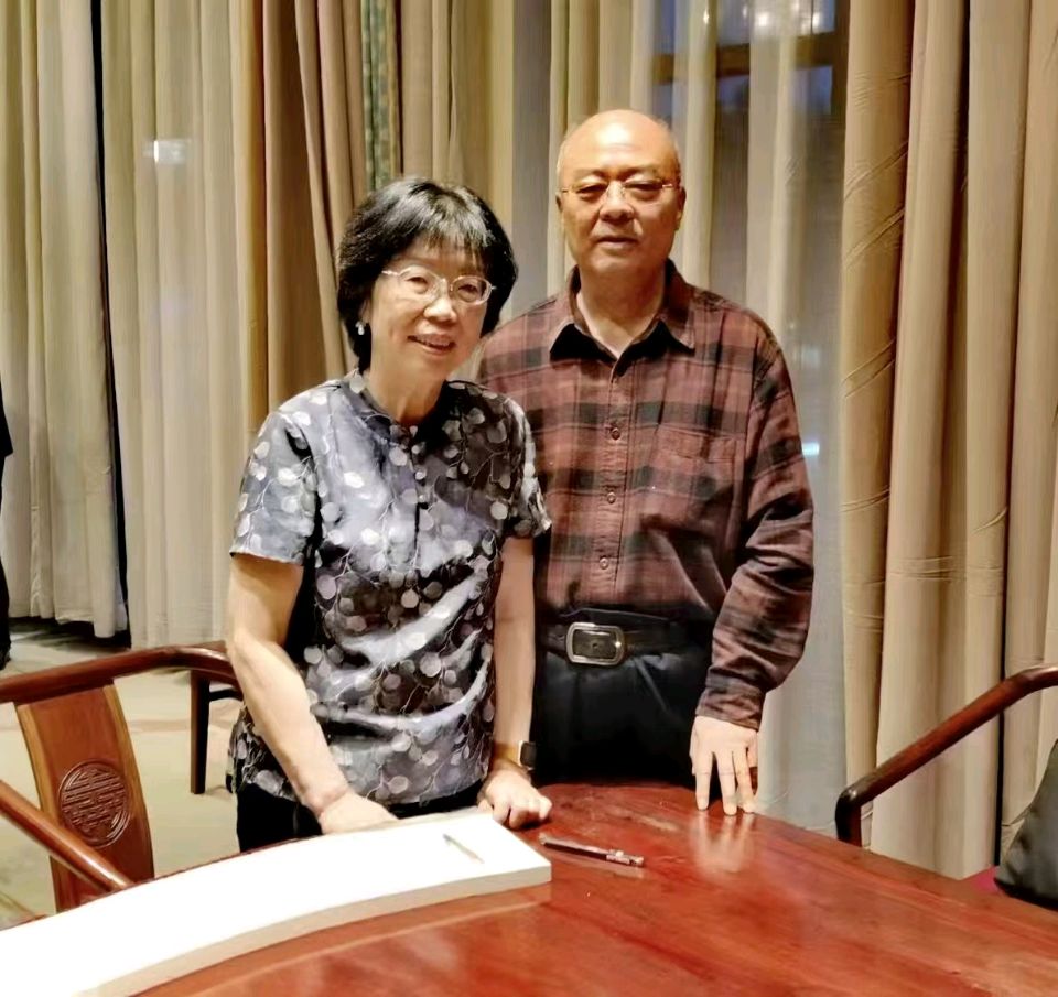 《再读《致橡树》——五月七日下午泰安拜见著名诗人舒婷老师》文／ 孙其昌