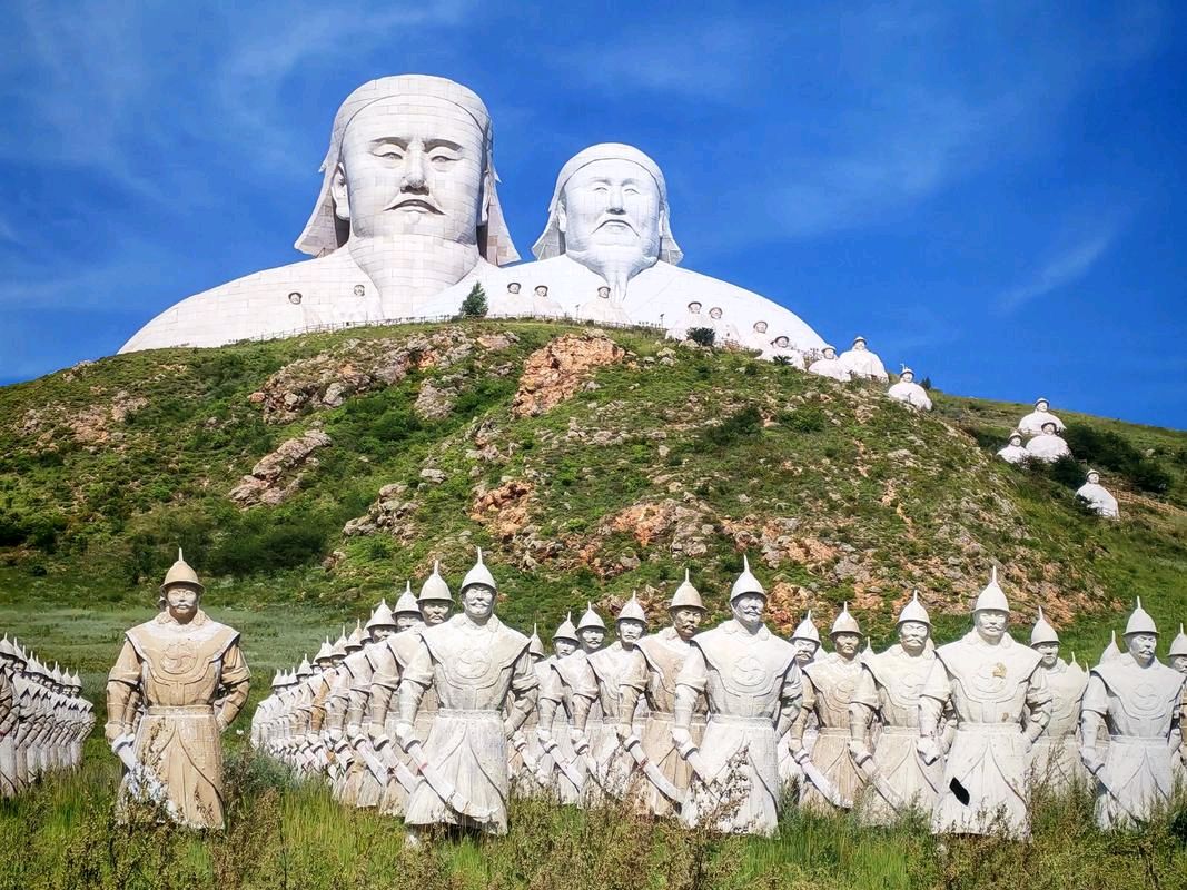 【现代抒情游记散文】可汗山游记 作者:周平安 主播:蝴蝶兰(图3)