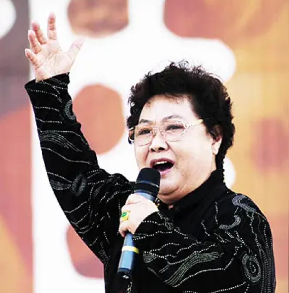 【乐天头条】文学社核心作家姬花池先生精品//悼念人民艺朮家郭兰英（图2）