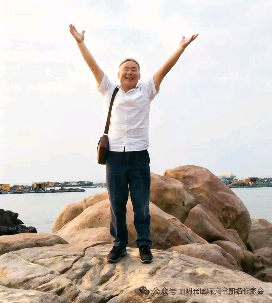 【阳光国际314】老井活水《立秋，我吻了第一片黄叶》文学评析:富有