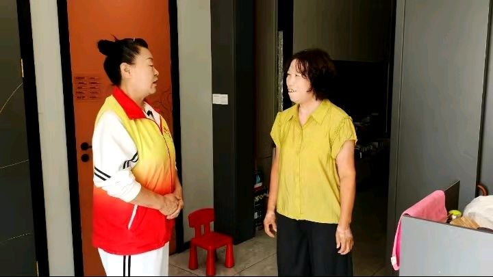 深入市场走访调研 倾听商户经营心声（图3）