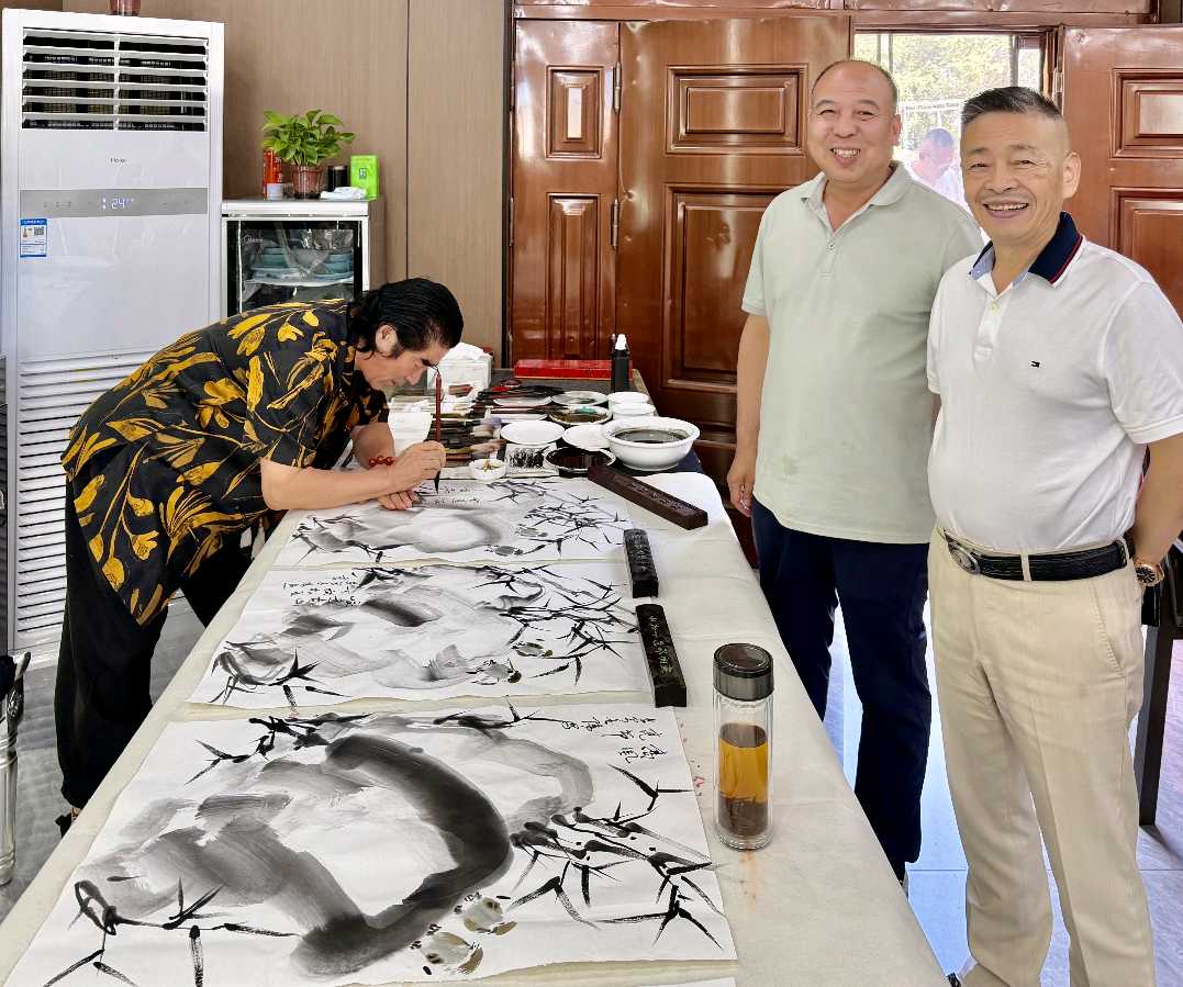 【艺术人生】花香鸟语皆有情 劲竹挺拔亮高风一一记“妙笔竹王”潘金阳大师：解放 报道（甘肃兰州）（图9）