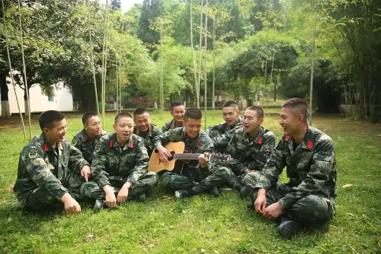 一曲《兵哥哥》，满湖深情意: 赞张文霞老师达活泉畔的精彩演唱【作者·张光泽】（图5）