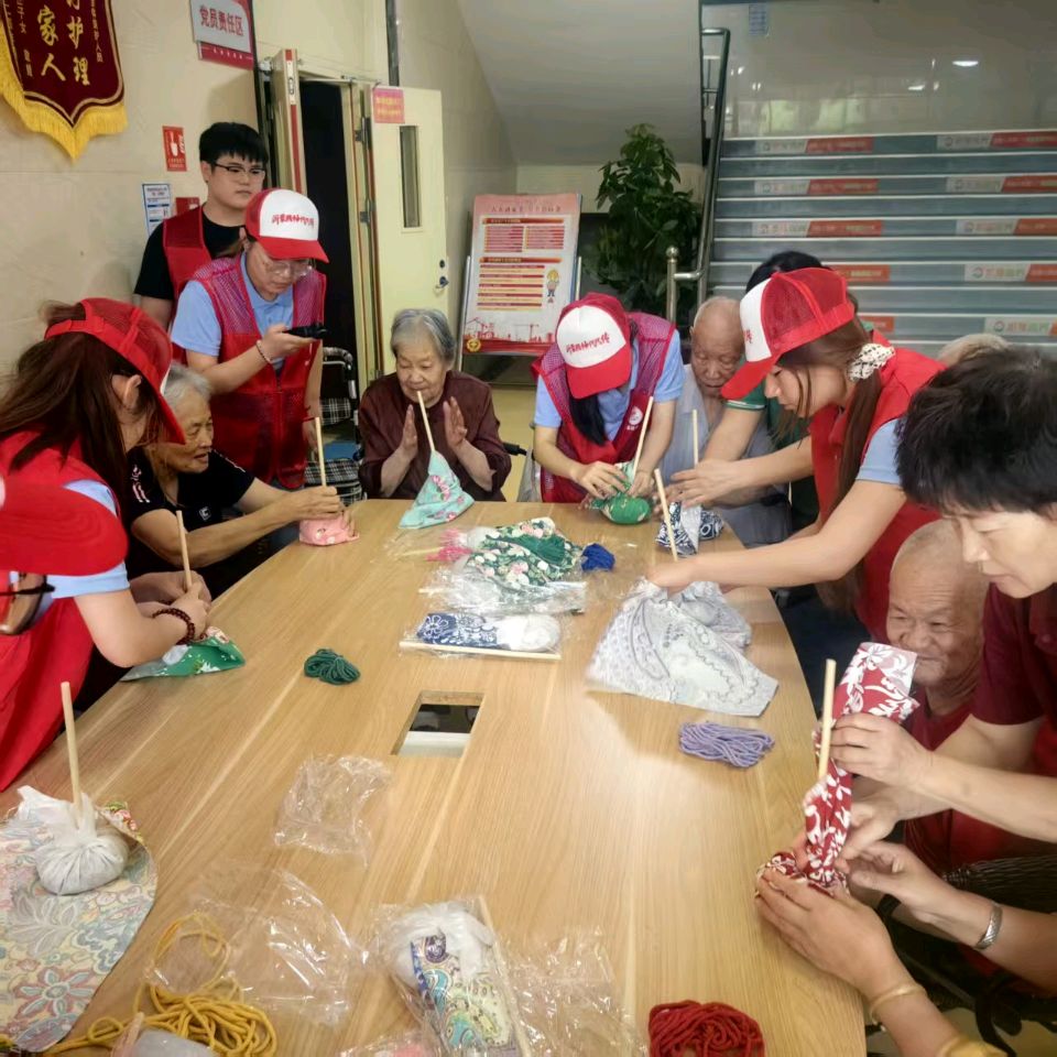 情系敬老院 双拥献温情(图6)