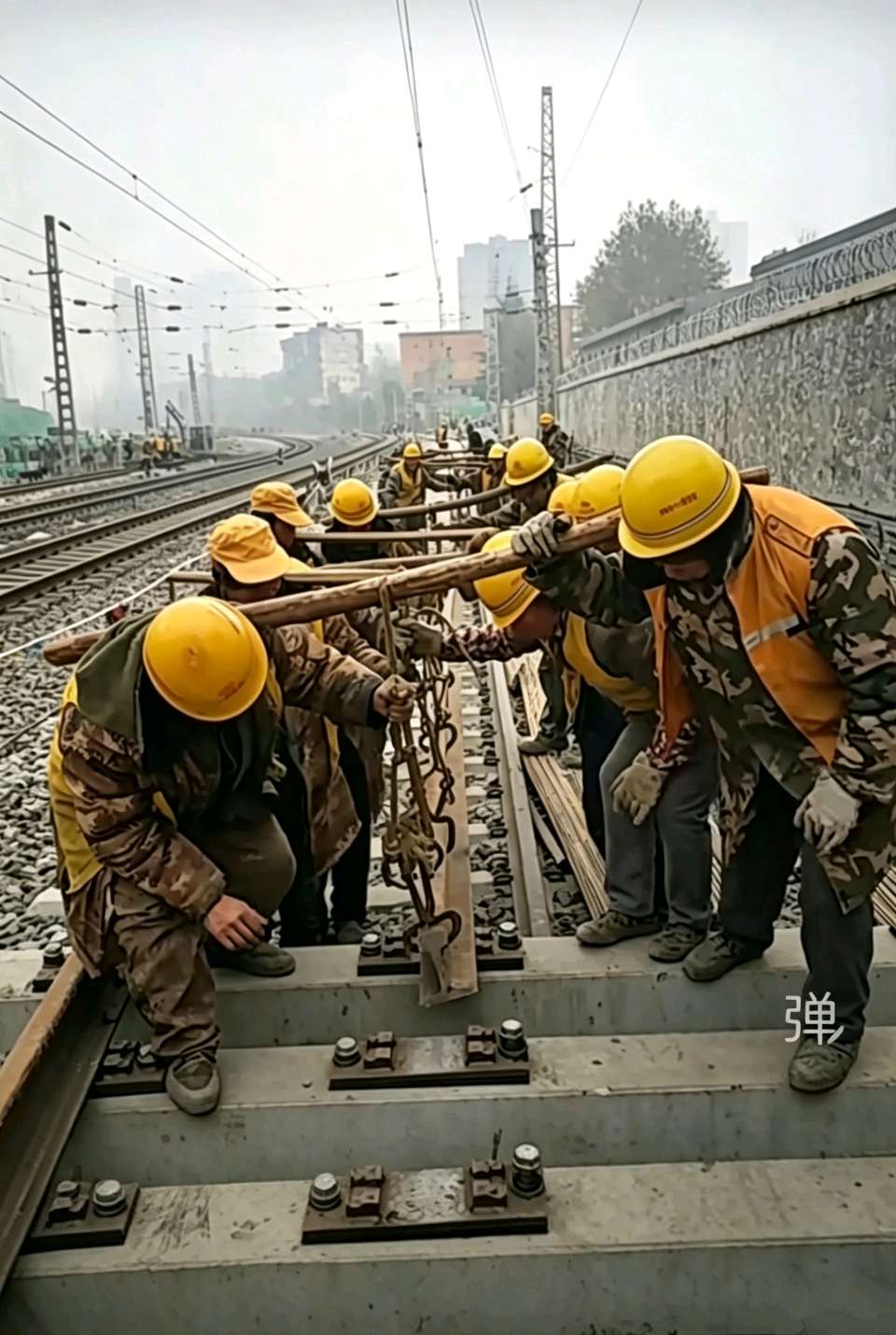 枕木上的青春