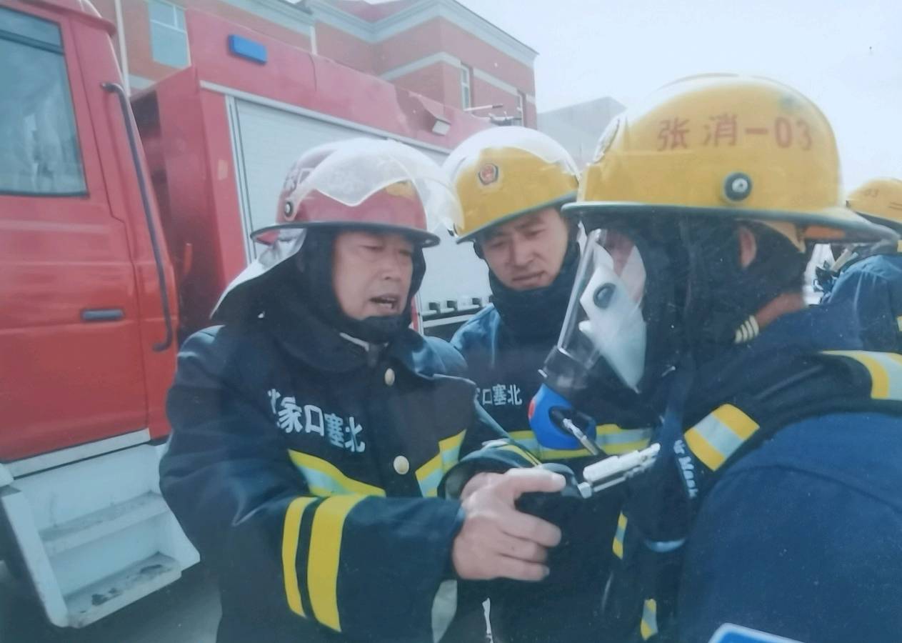 《叹海港火灾警示》 文/ 蔡凤武（图3）
