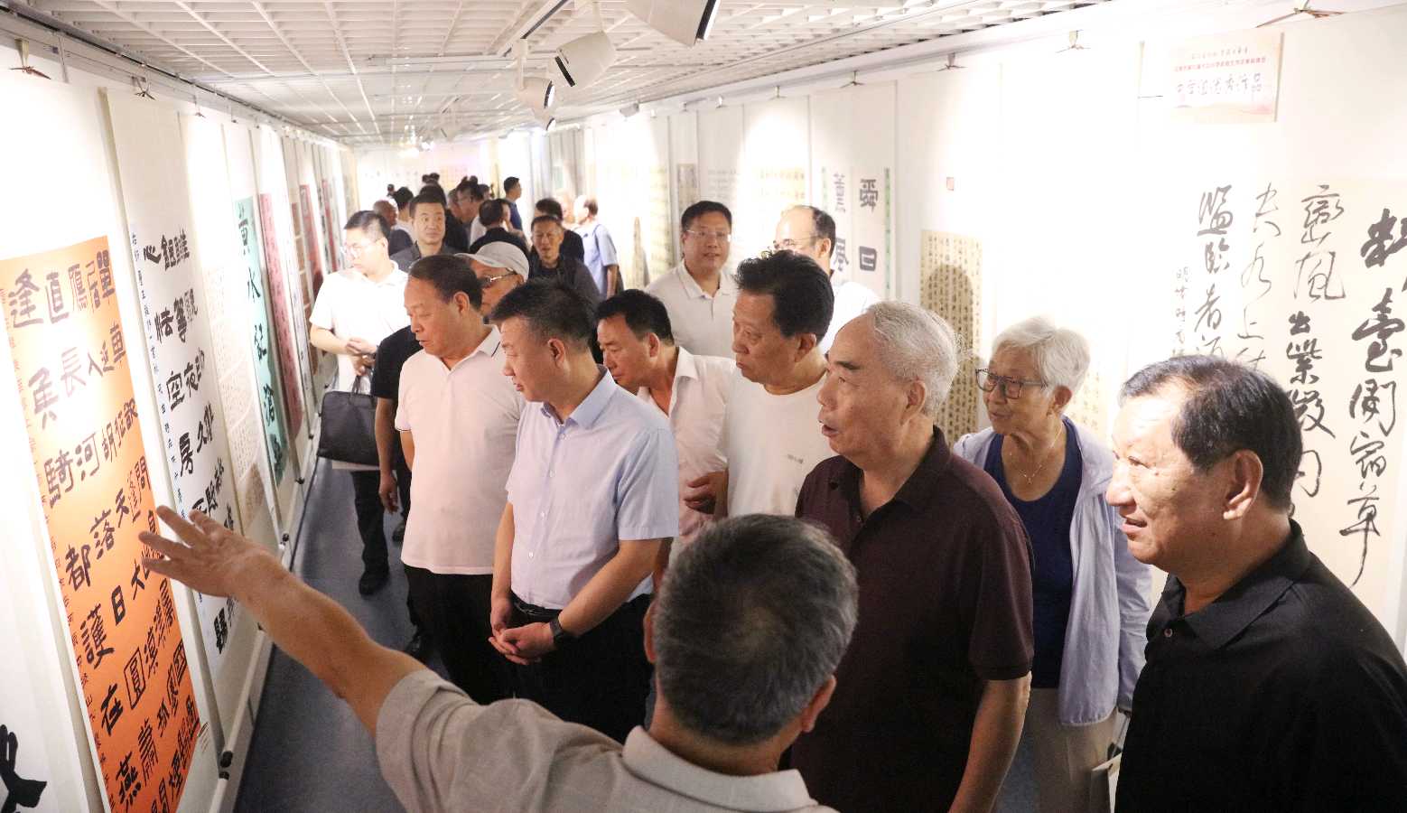 运城市第六届大中小学校师生书法篆刻展览在永济市开幕（图16）