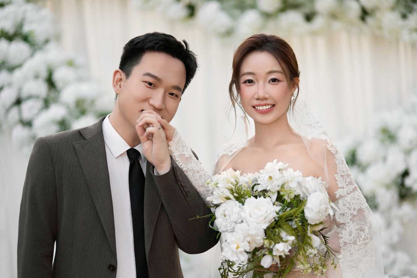 【婚庆纪念专刊】张富贵：缘定三生情牵一世*热烈祝贺张帆先生闫玮女士结婚典礼在西安市伯爵礼宴婚礼中心爱丽丝厅隆重举行组诗六首及现场掠影*北京头条•都市头条发布！（图54）