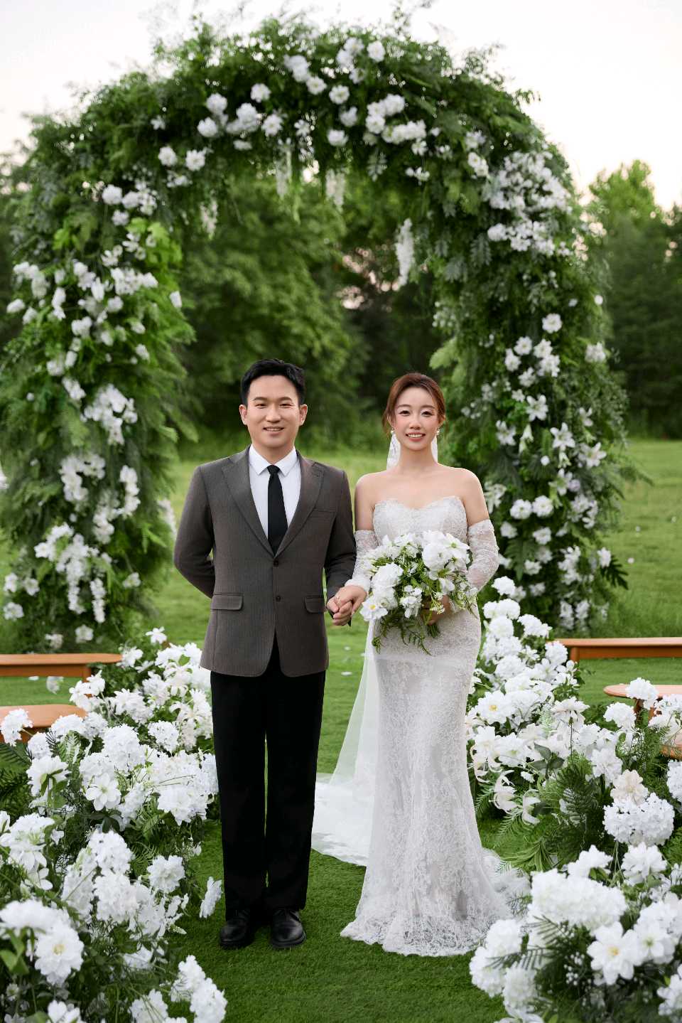 【婚庆纪念专刊】张富贵：缘定三生情牵一世*热烈祝贺张帆先生闫玮女士结婚典礼在西安市伯爵礼宴婚礼中心爱丽丝厅隆重举行组诗六首及现场掠影*北京头条•都市头条发布！（图61）