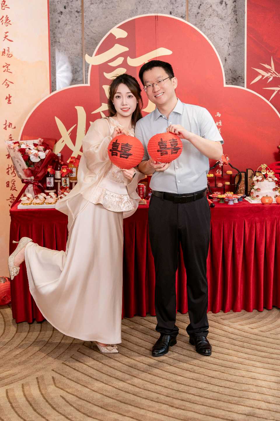 【婚庆纪念专刊】张富贵：缘定三生情牵一世*热烈祝贺张帆先生闫玮女士结婚典礼在西安市伯爵礼宴婚礼中心爱丽丝厅隆重举行组诗六首及现场掠影*北京头条•都市头条发布！（图68）